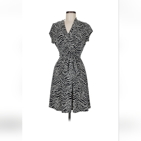 Zebra pattern A shape dress - Picture 1 of 8